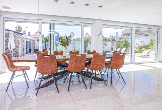 Resale - Villa - La Zenia