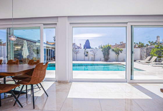 Resale - Villa - La Zenia