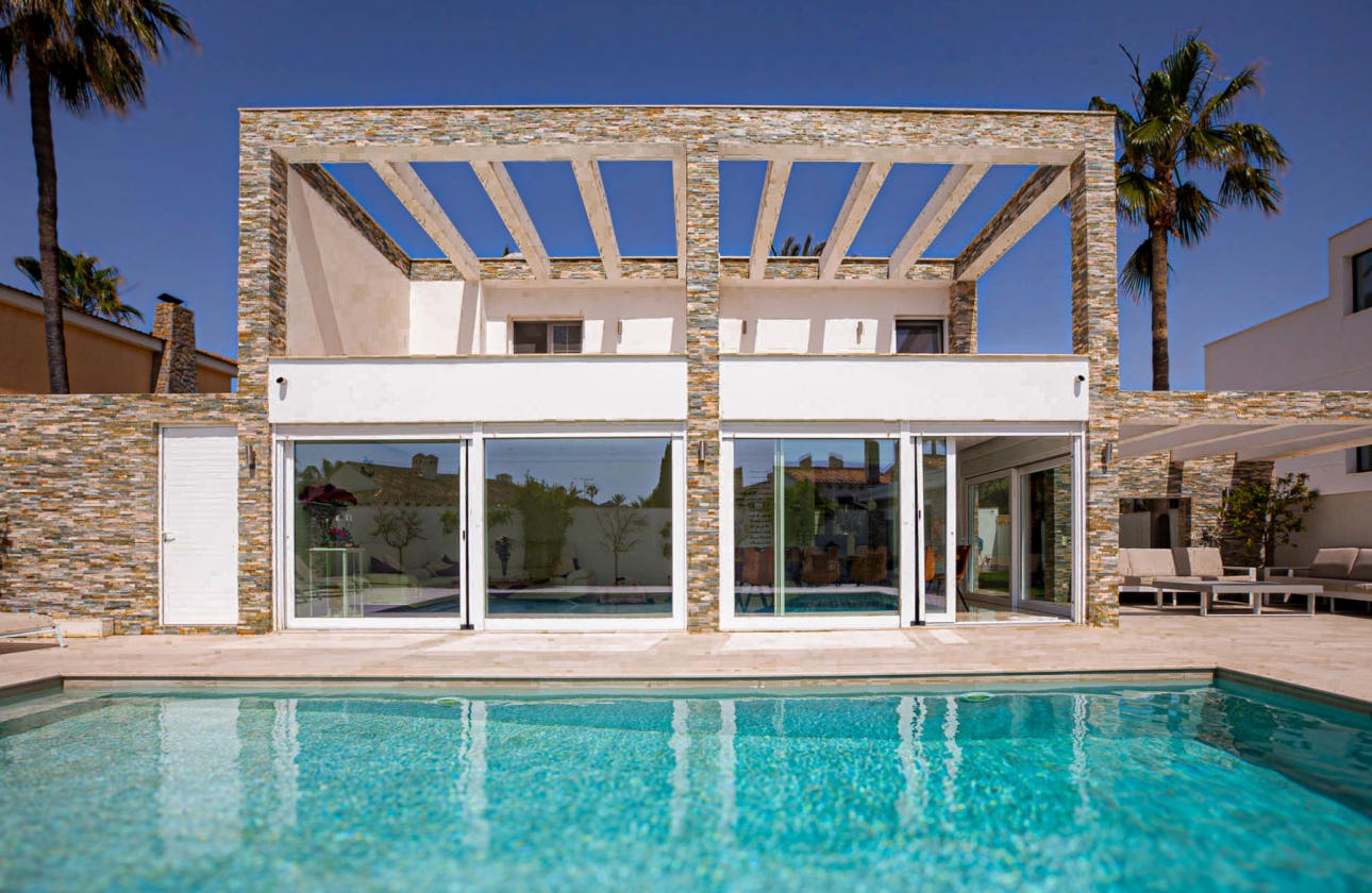 Resale - Villa - La Zenia