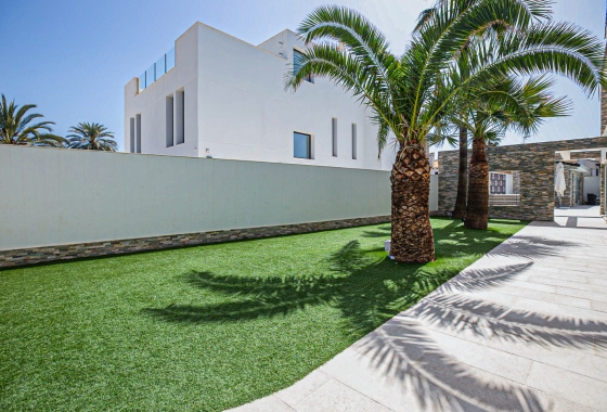 Resale - Villa - La Zenia