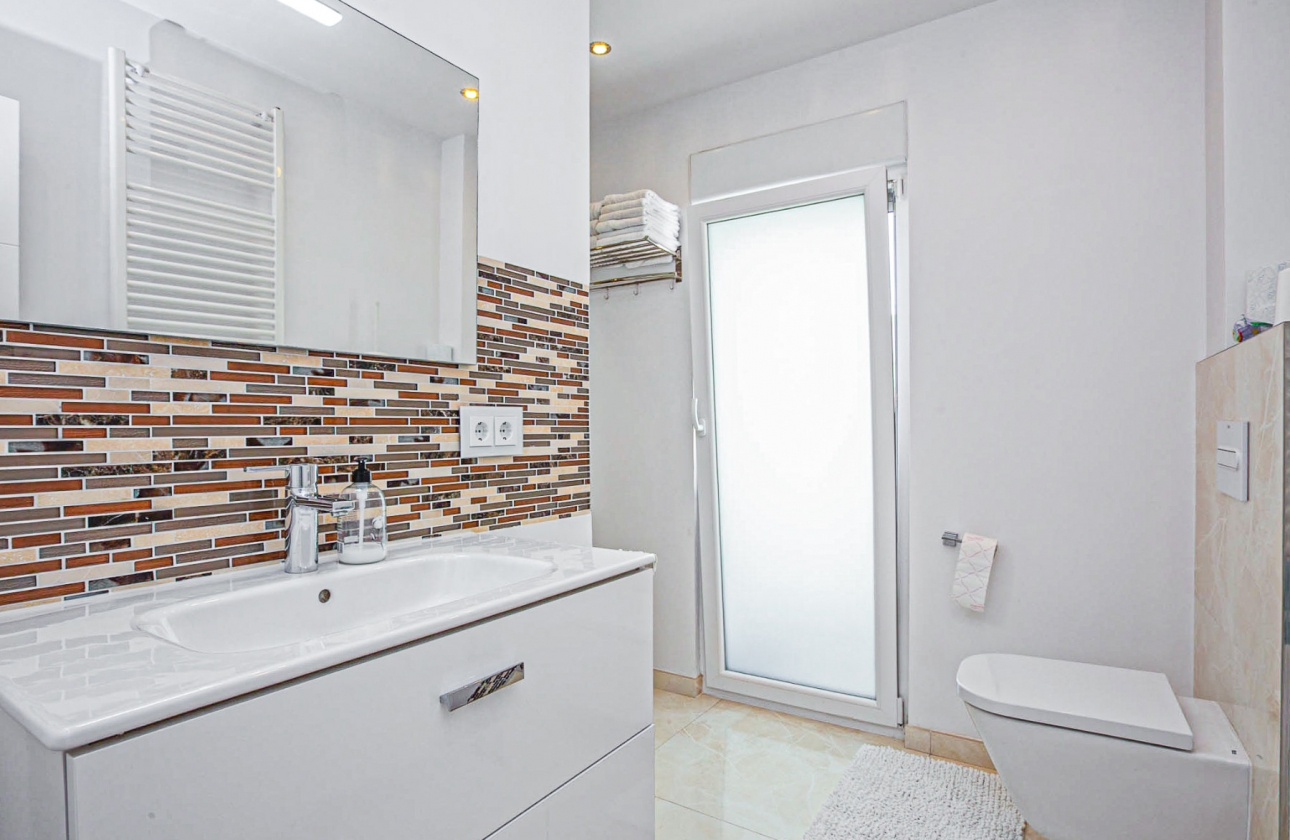 Resale - Villa - La Zenia