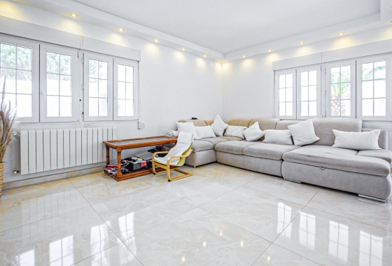 Resale - Villa - La Zenia