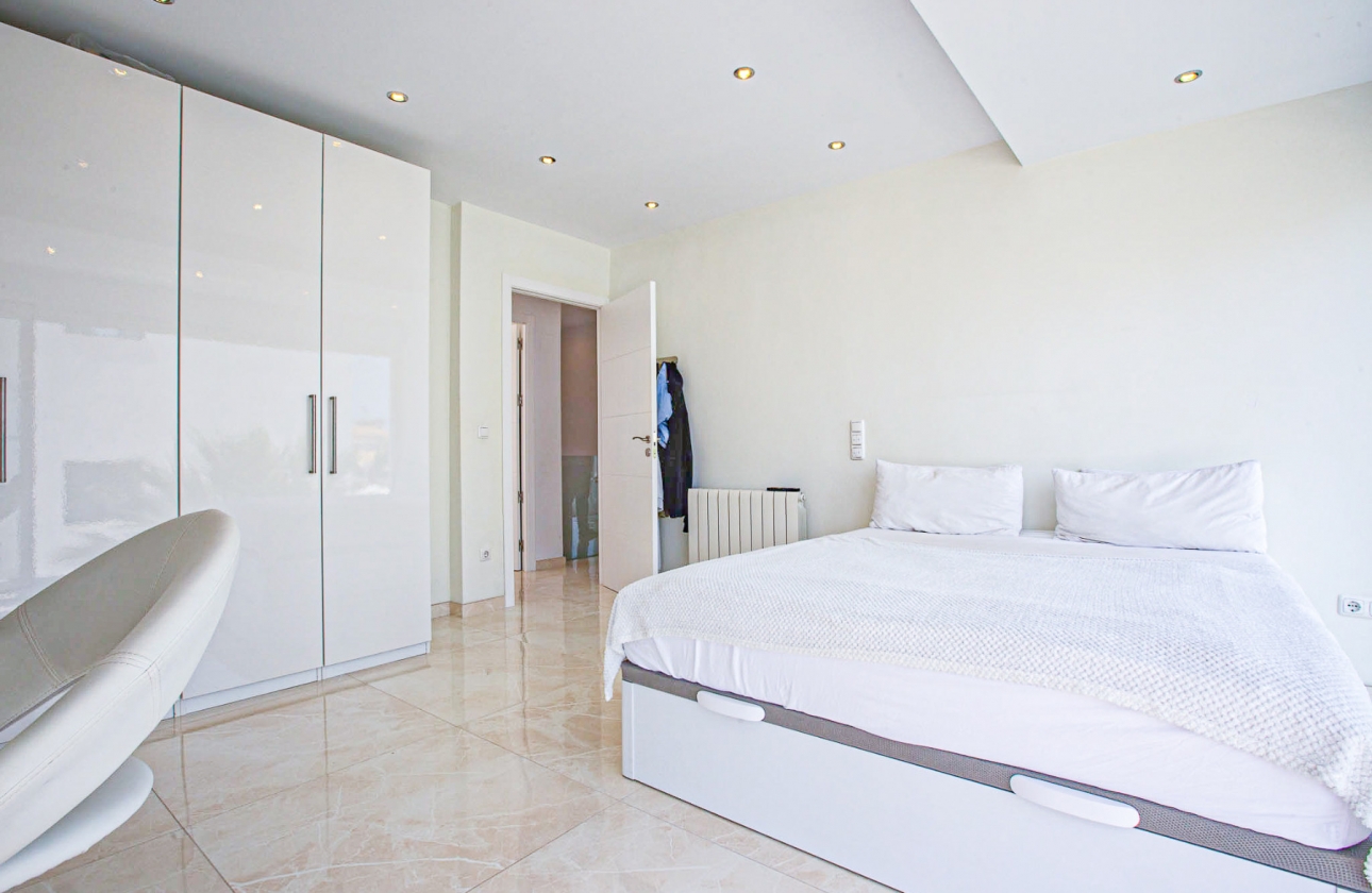 Resale - Villa - La Zenia