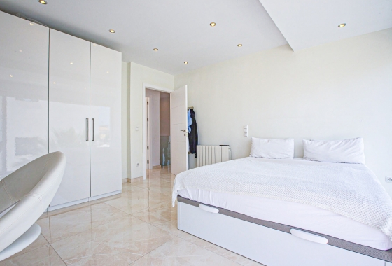 Resale - Villa - La Zenia