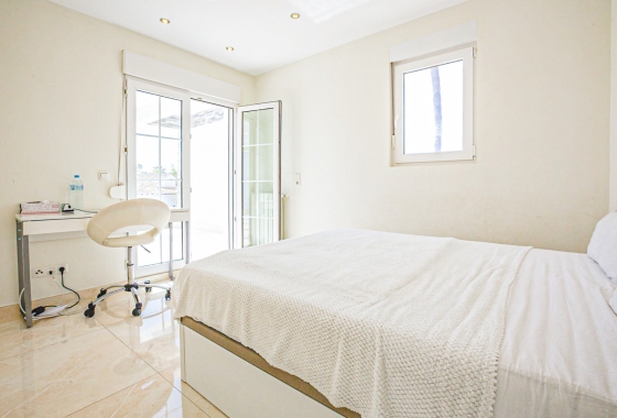 Resale - Villa - La Zenia