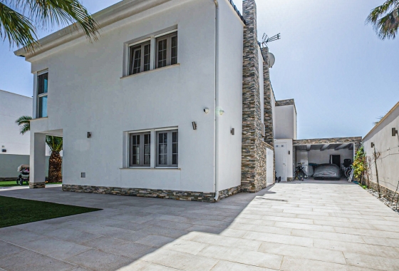 Resale - Villa - La Zenia