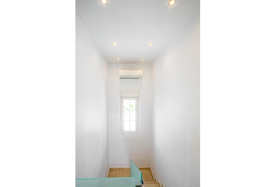 Resale - Villa - La Zenia