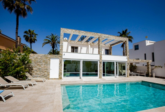 Resale - Villa - La Zenia