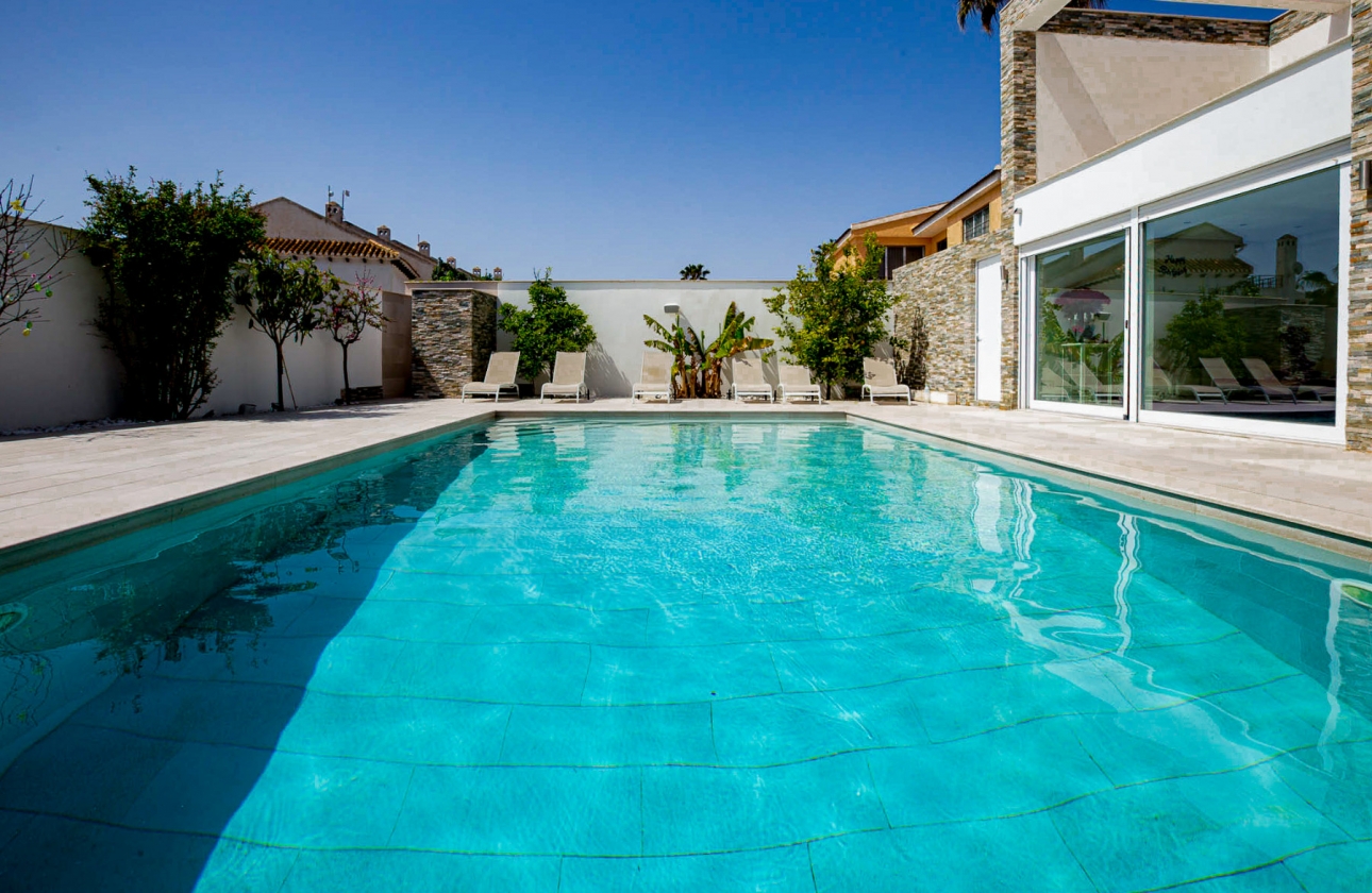 Resale - Villa - La Zenia