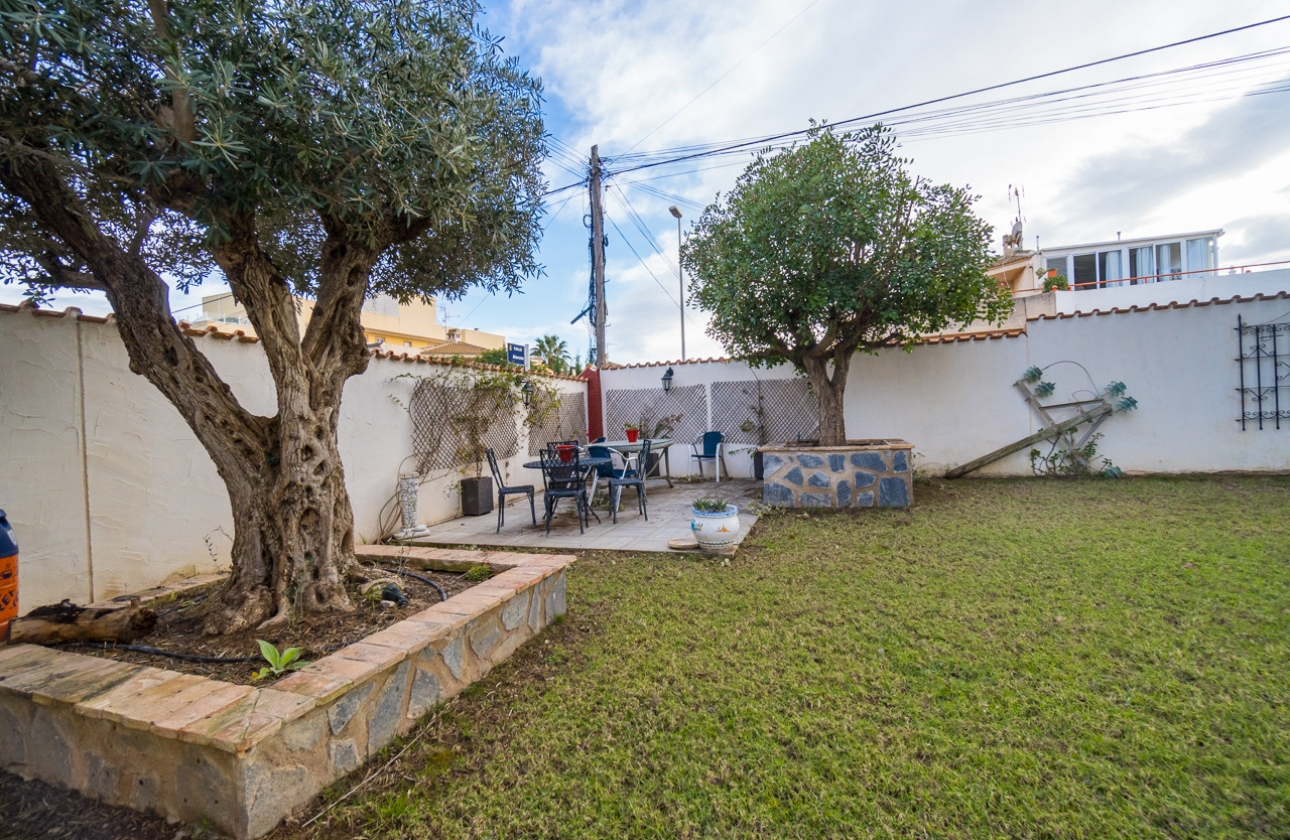 Resale - Villa - Orihuela Costa - Lomas de Cabo Roig