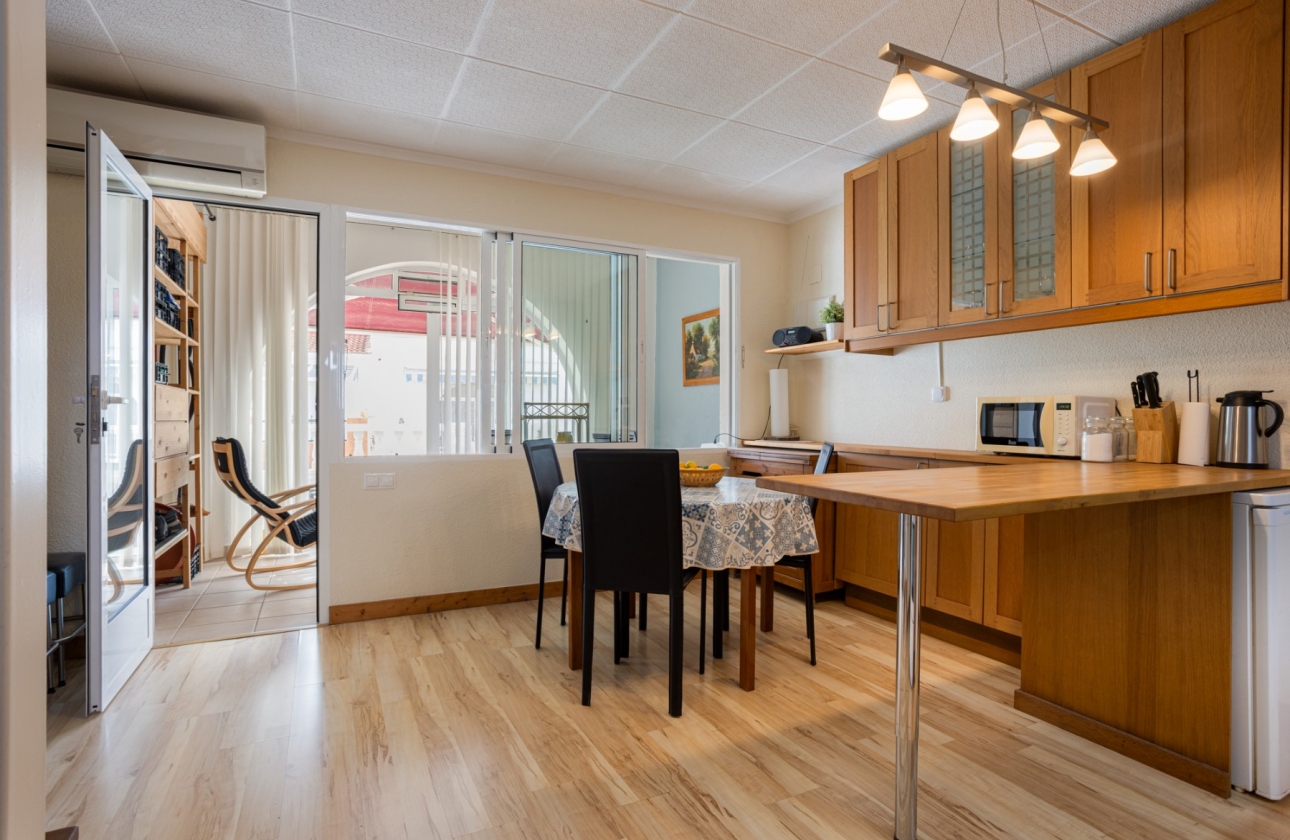 Rynek wtórny - Szeregowiec - Torrevieja - La Siesta - El Salado -  Torreta