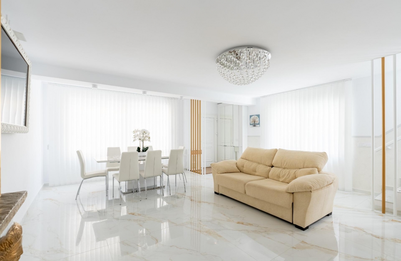 Rynek wtórny - Szeregowiec - Torrevieja - Punta Prima