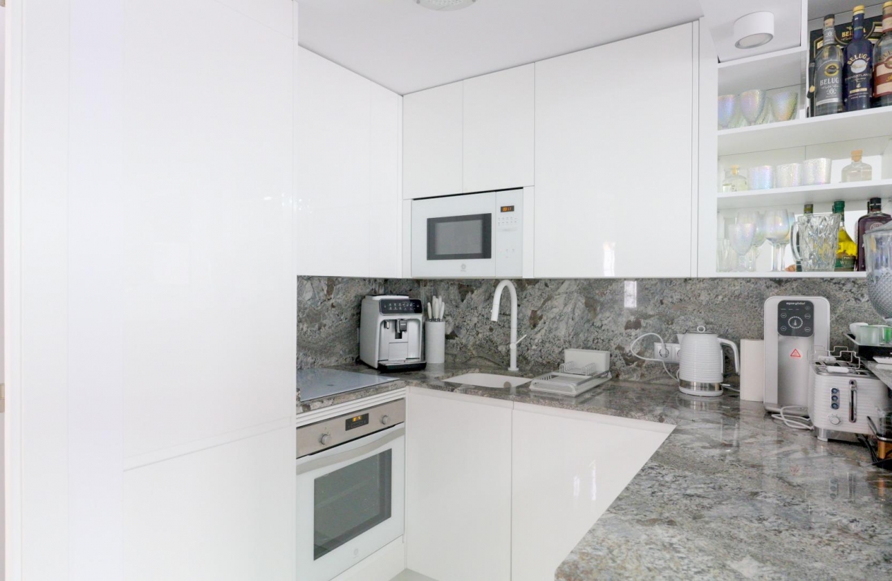 Rynek wtórny - Szeregowiec - Torrevieja - Punta Prima