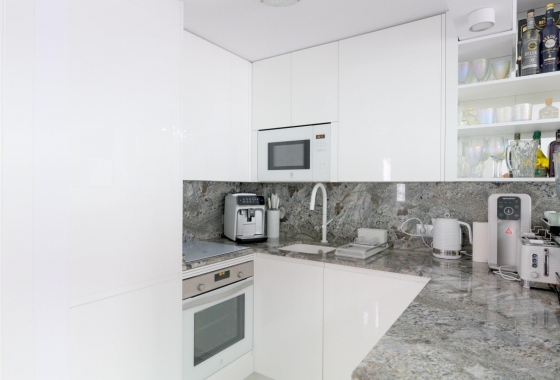 Rynek wtórny - Szeregowiec - Torrevieja - Punta Prima