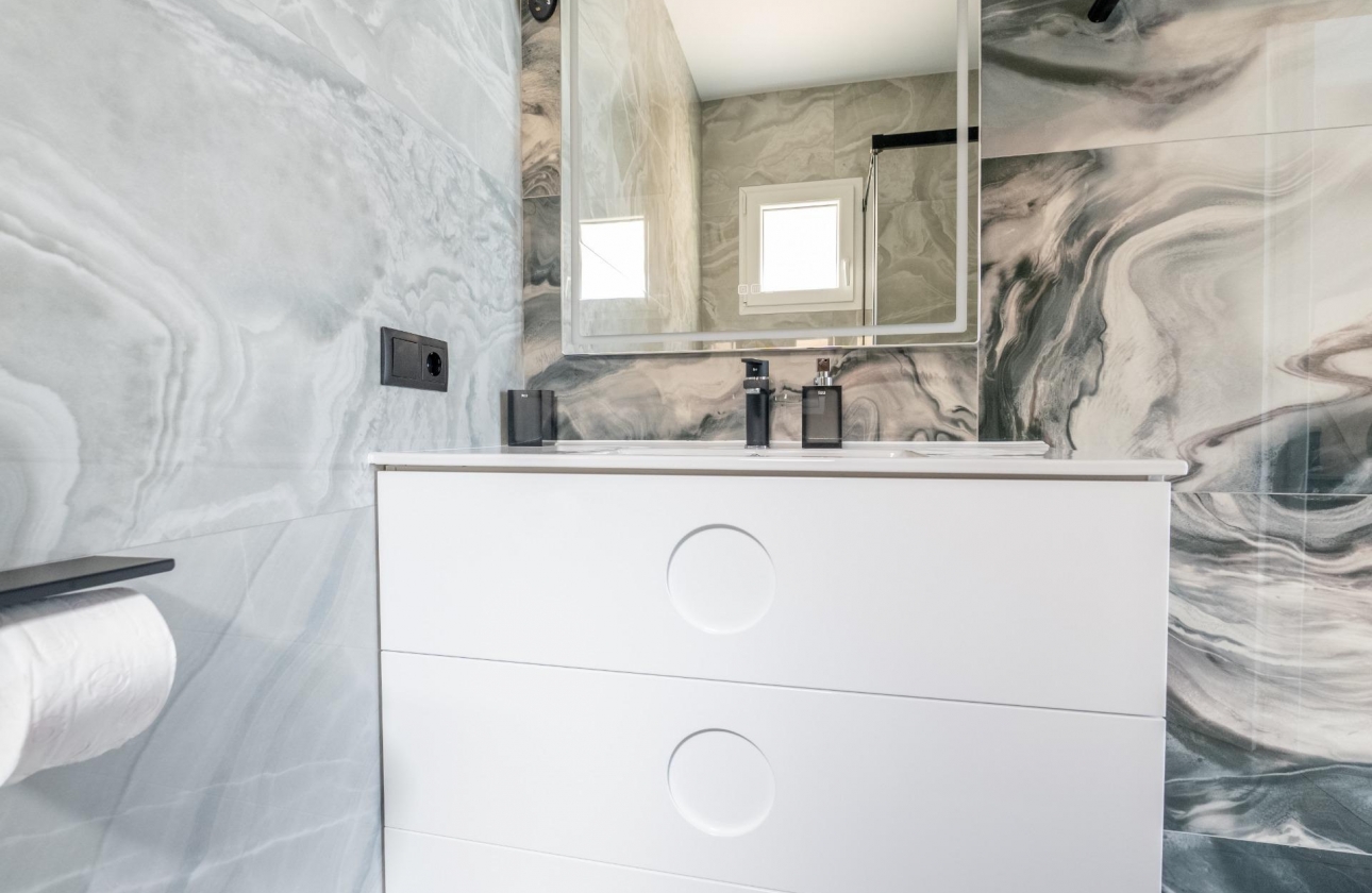 Rynek wtórny - Szeregowiec - Torrevieja - Punta Prima