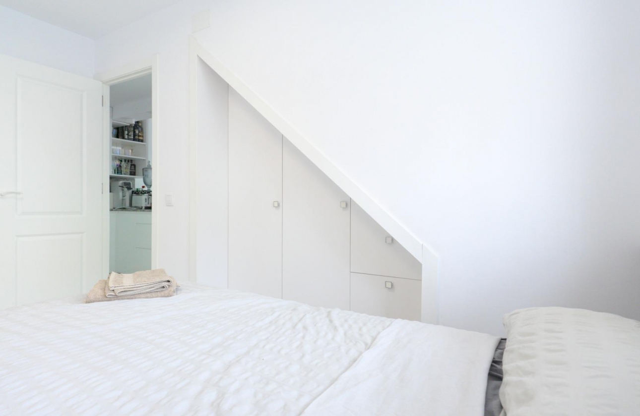 Rynek wtórny - Szeregowiec - Torrevieja - Punta Prima