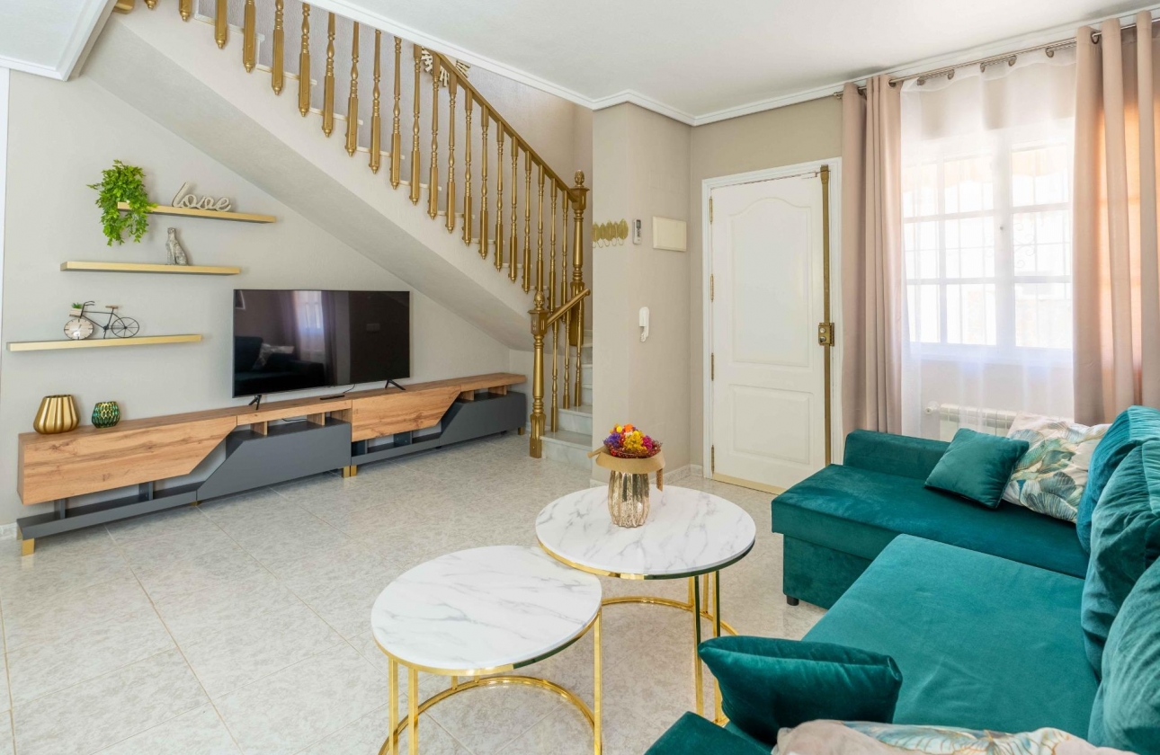 Rynek wtórny - Villa - Orihuela Costa - Punta Prima