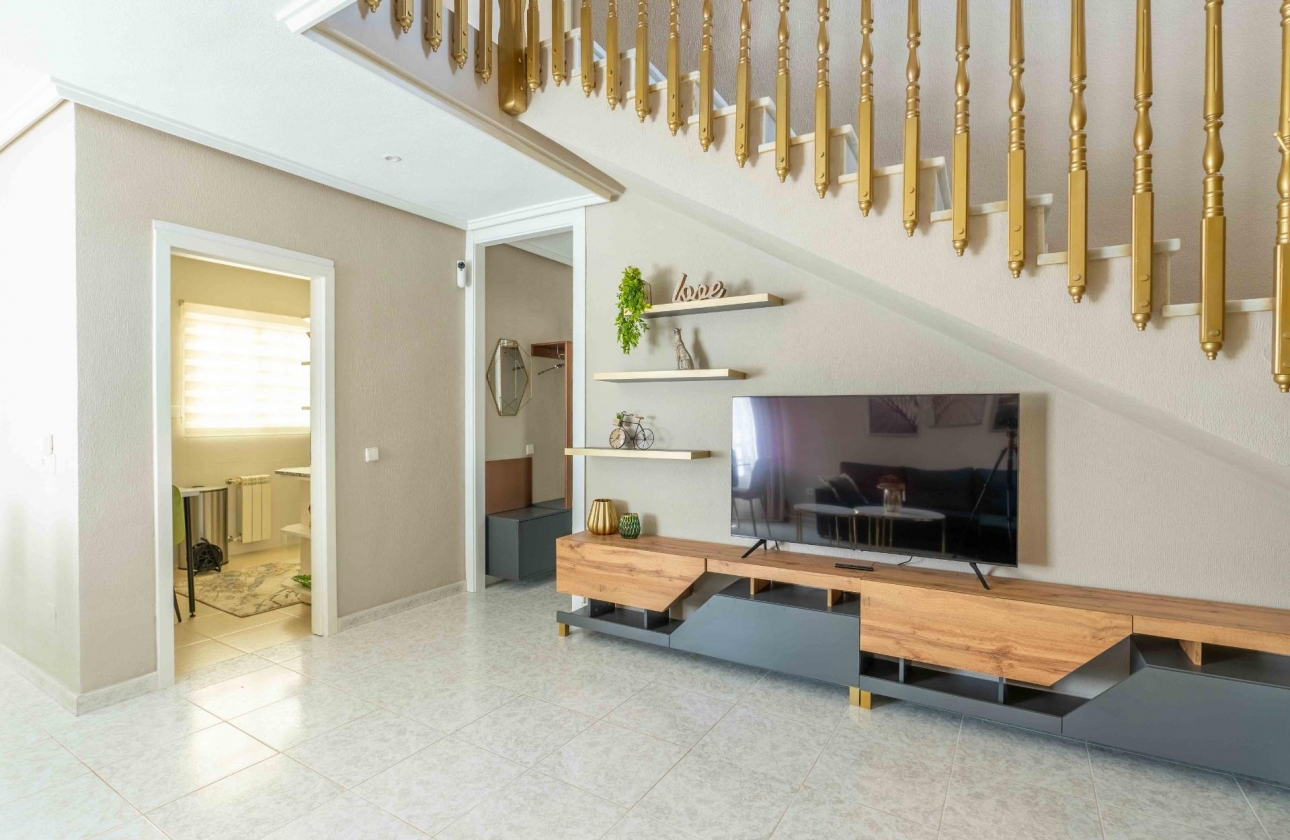 Rynek wtórny - Villa - Orihuela Costa - Punta Prima