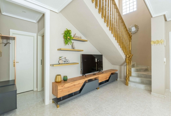 Rynek wtórny - Villa - Orihuela Costa - Punta Prima