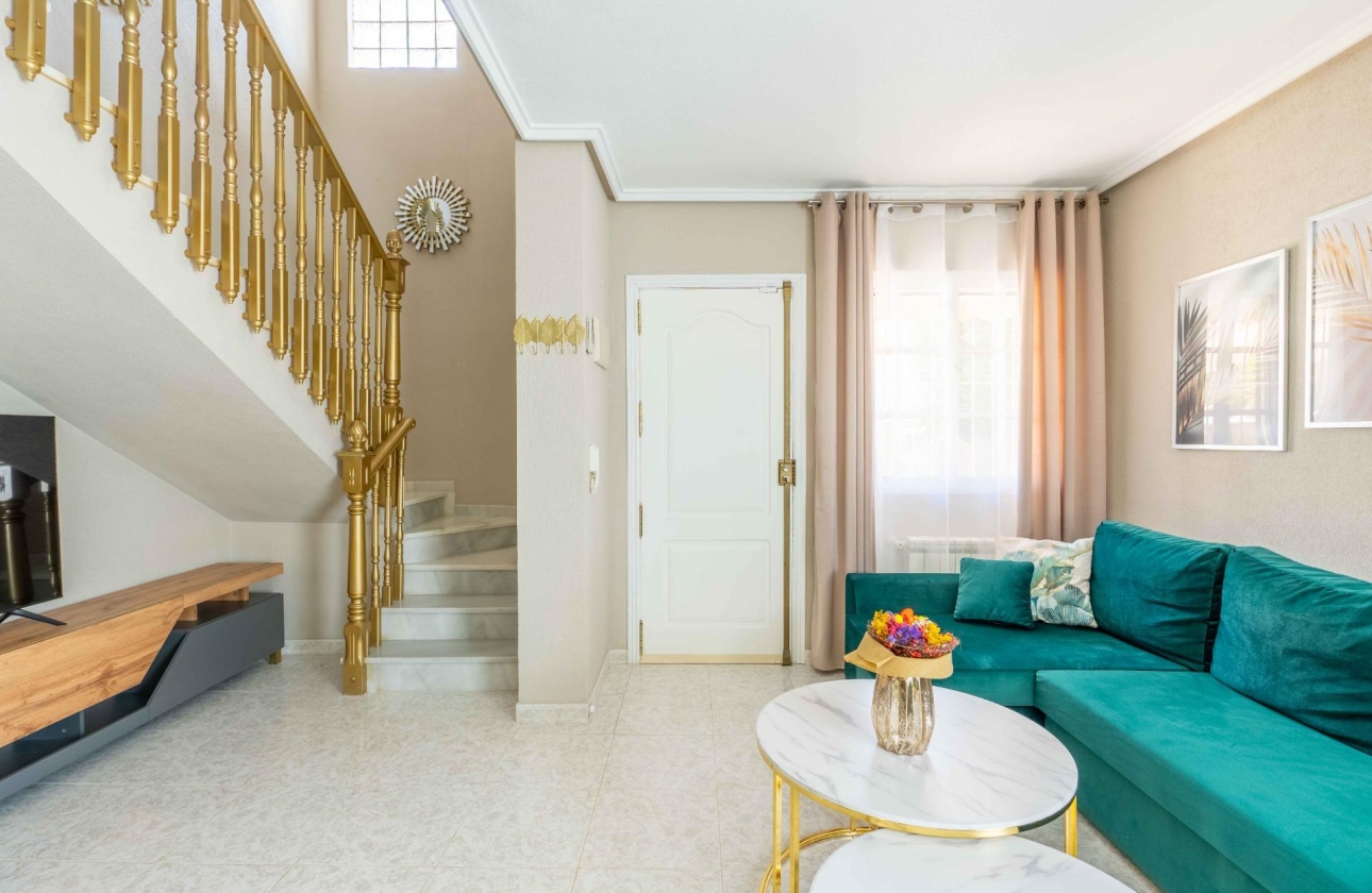 Rynek wtórny - Villa - Orihuela Costa - Punta Prima