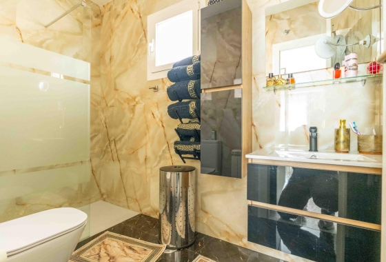 Rynek wtórny - Villa - Orihuela Costa - Punta Prima