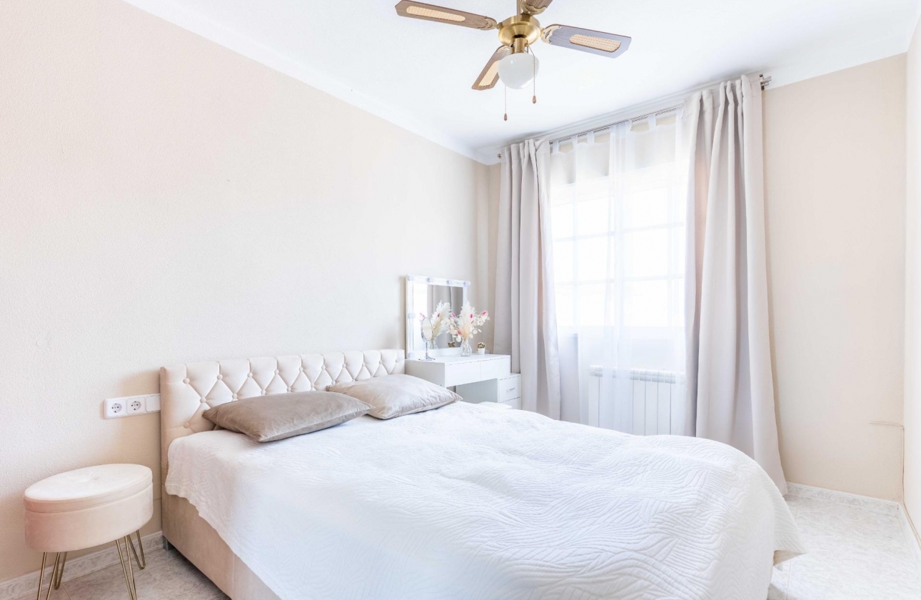 Rynek wtórny - Villa - Orihuela Costa - Punta Prima