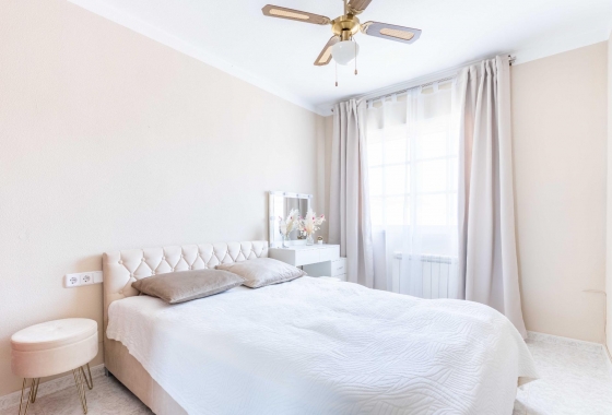 Rynek wtórny - Villa - Orihuela Costa - Punta Prima