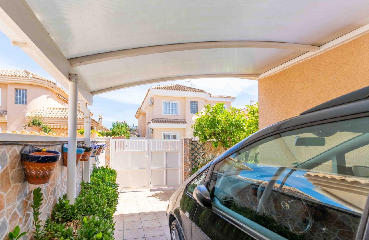 Rynek wtórny - Villa - Orihuela Costa - Punta Prima