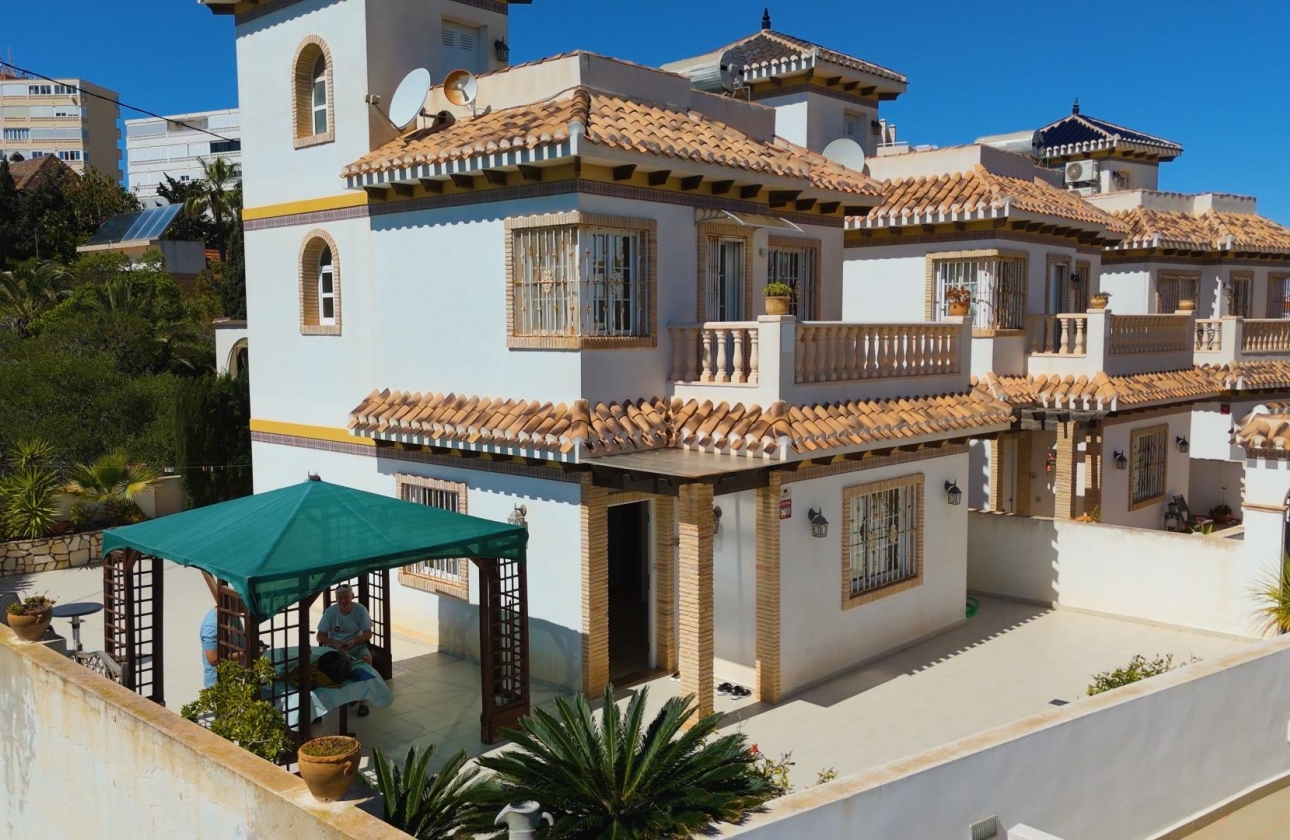 Rynek wtórny - Villa - Torrevieja - La Mata