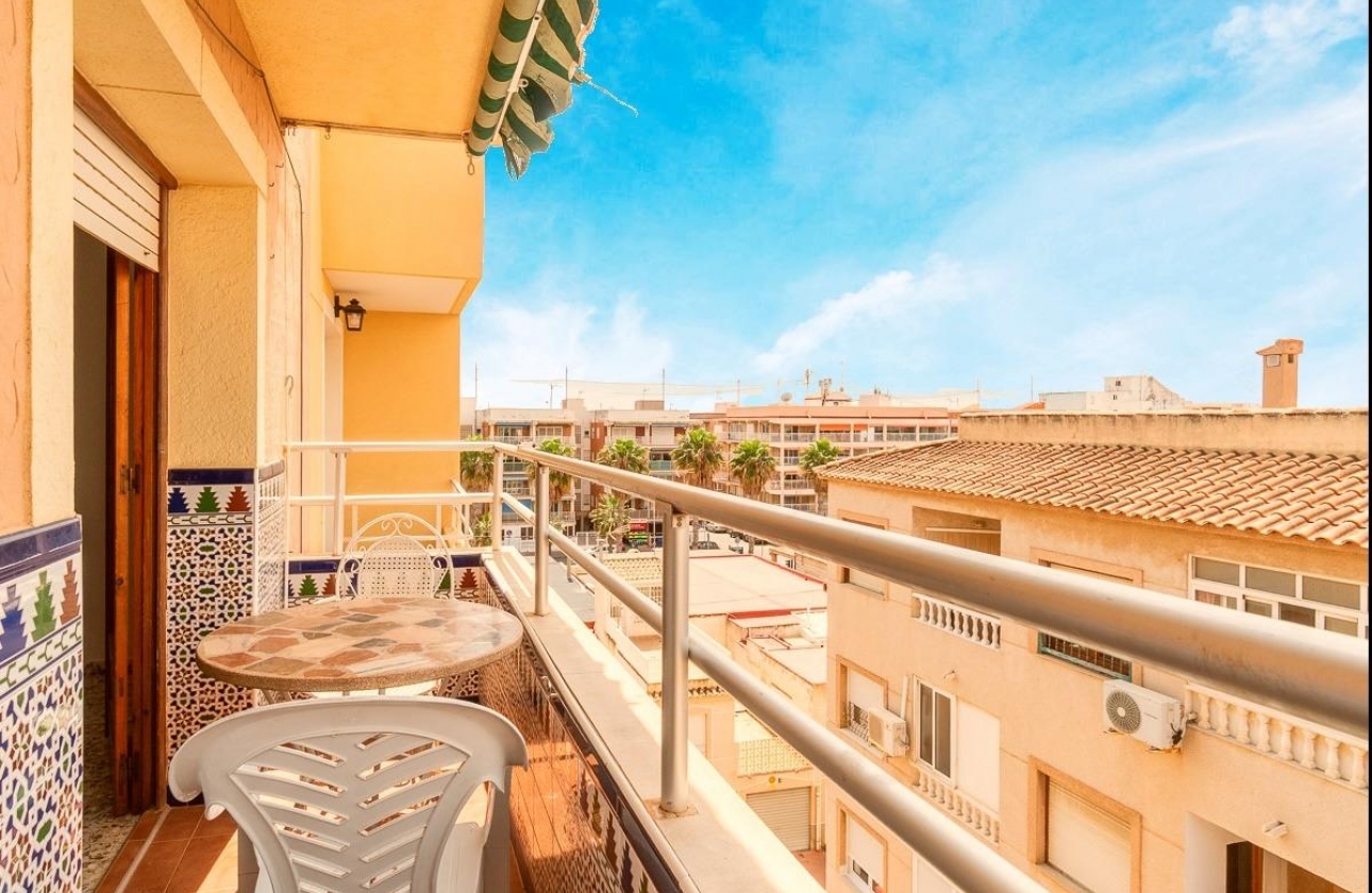Rynek wtórny - Apartament - Torrevieja - Playa De Los Naufragos