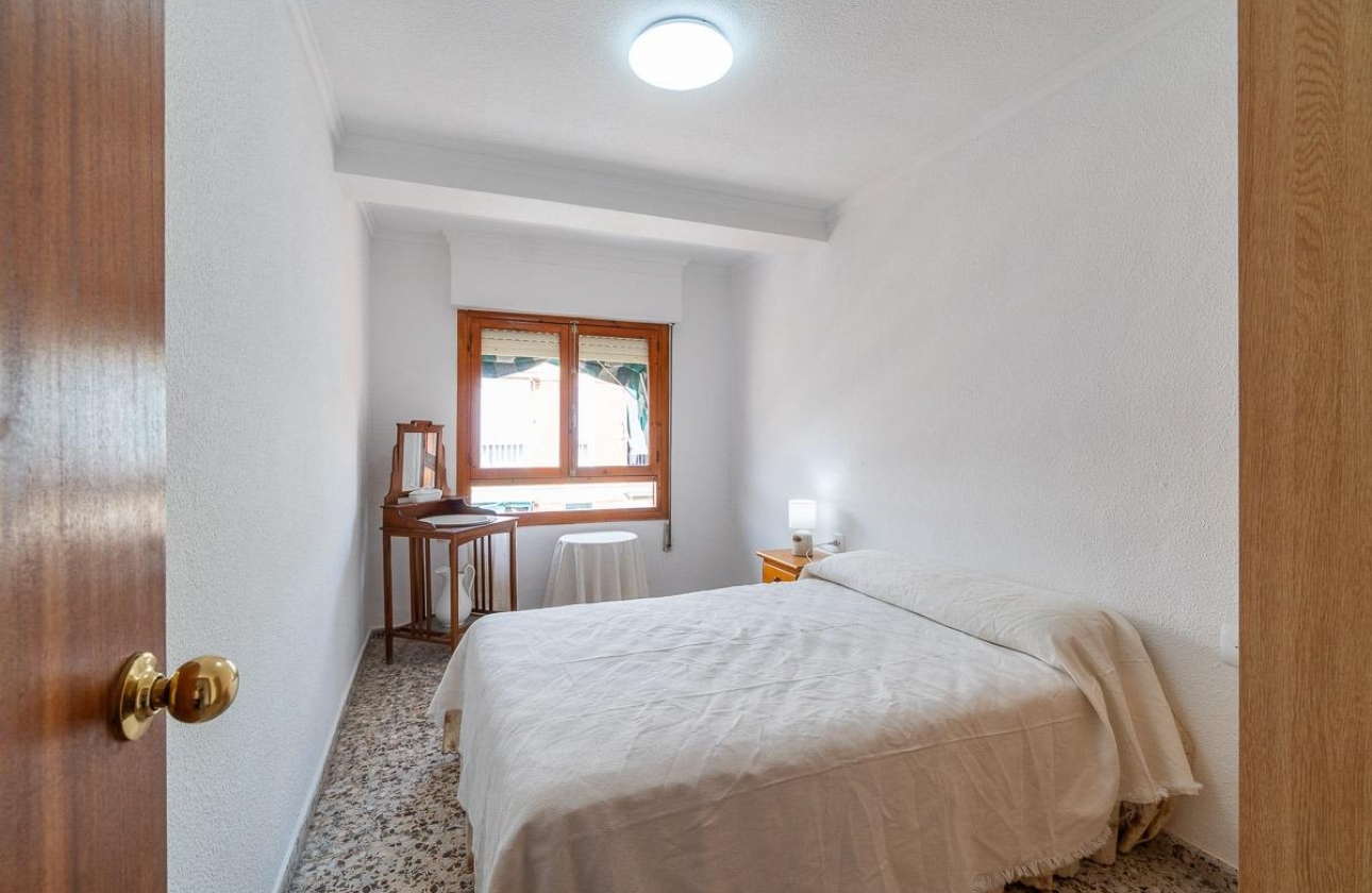 Rynek wtórny - Apartament - Torrevieja - Playa De Los Naufragos