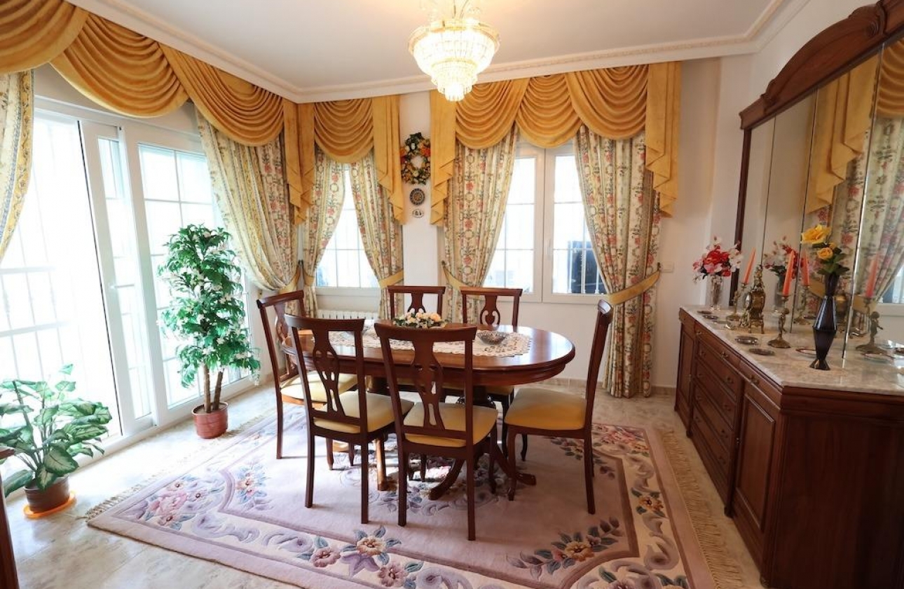 Rynek wtórny - Villa - Orihuela Costa - Villamartín