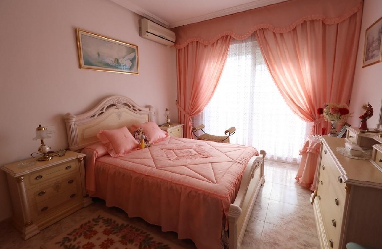 Rynek wtórny - Villa - Orihuela Costa - Villamartín