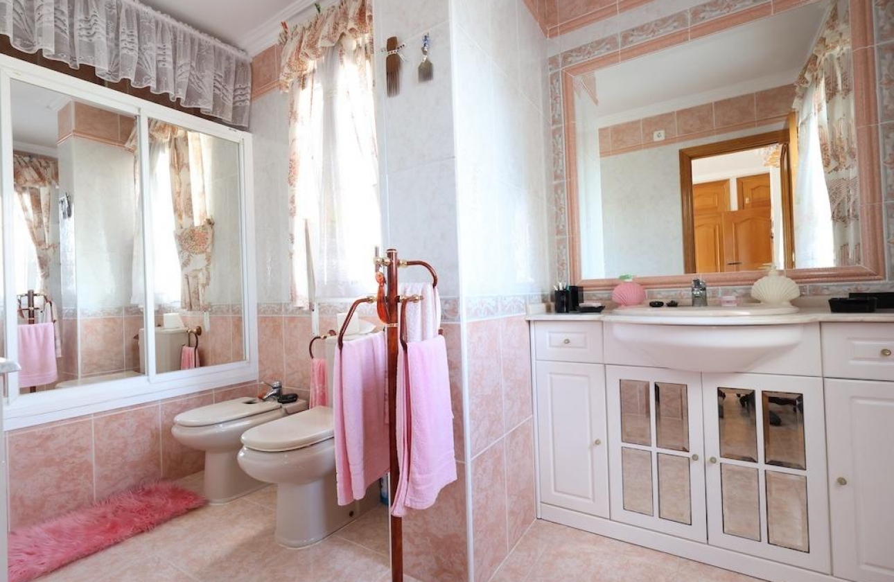 Rynek wtórny - Villa - Orihuela Costa - Villamartín