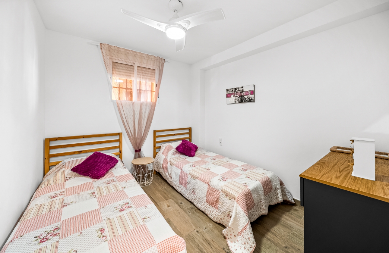 Resale - Apartment - Torrevieja - Cabo cervera