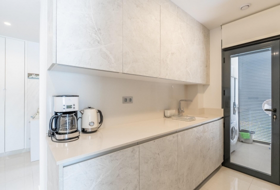 Resale - Apartment - Torrevieja - Estacion de autobuses