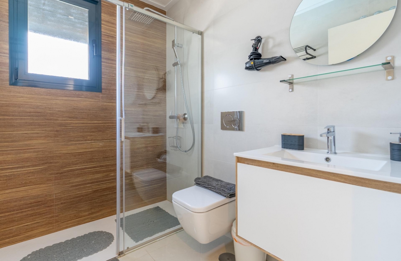 Resale - Apartment - Torrevieja - Estacion de autobuses