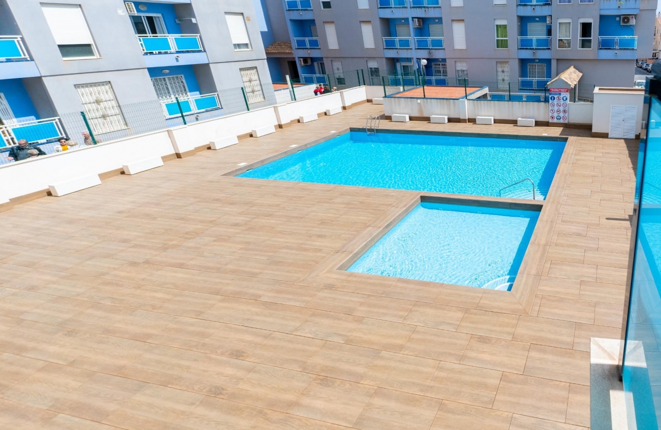 Resale - Apartment - Torrevieja - Estacion de autobuses