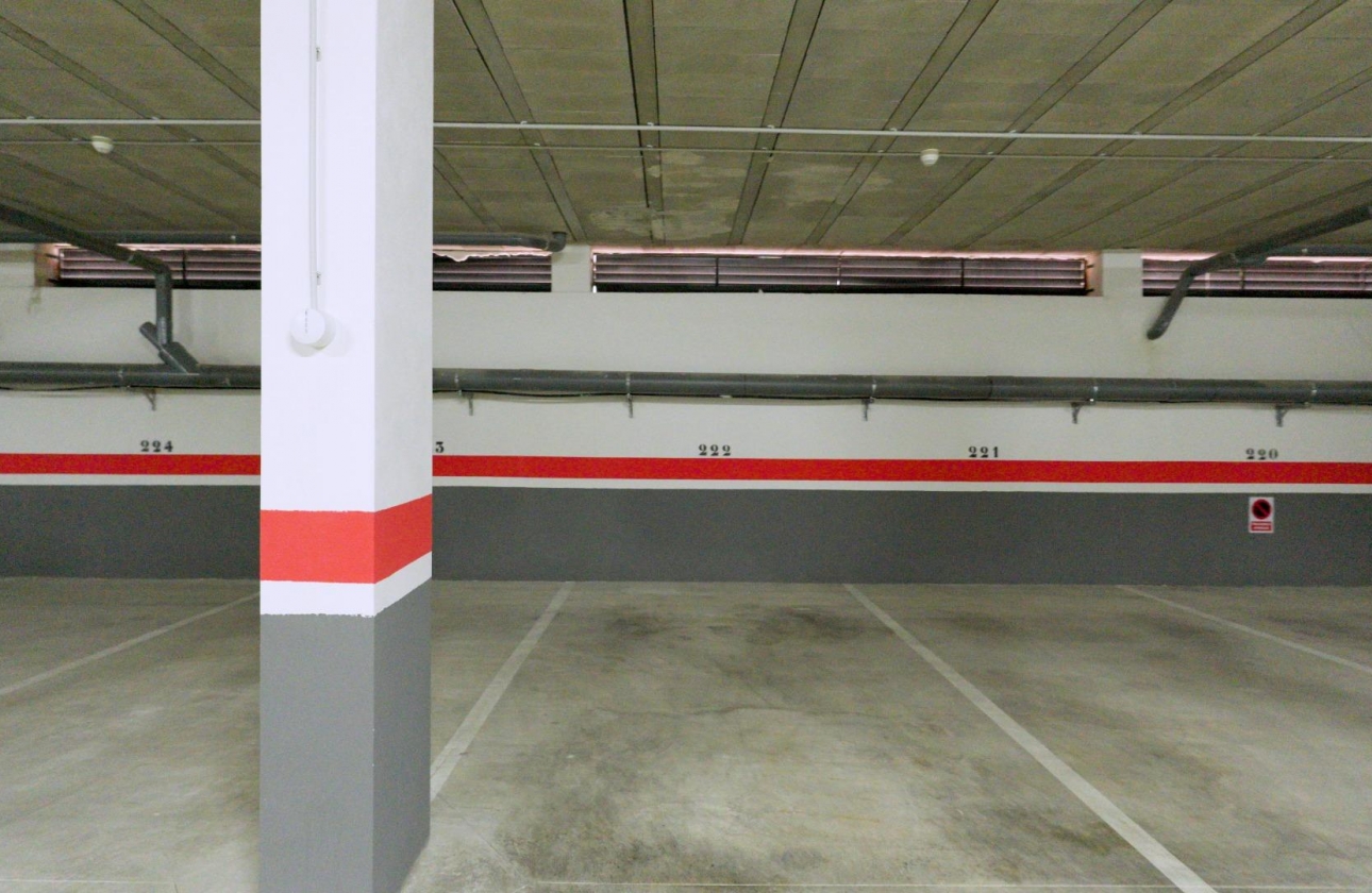 Resale - Apartment - Torrevieja - Estacion de autobuses