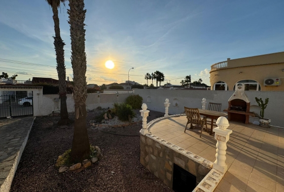 Resale - Villa - Torrevieja - San Luis