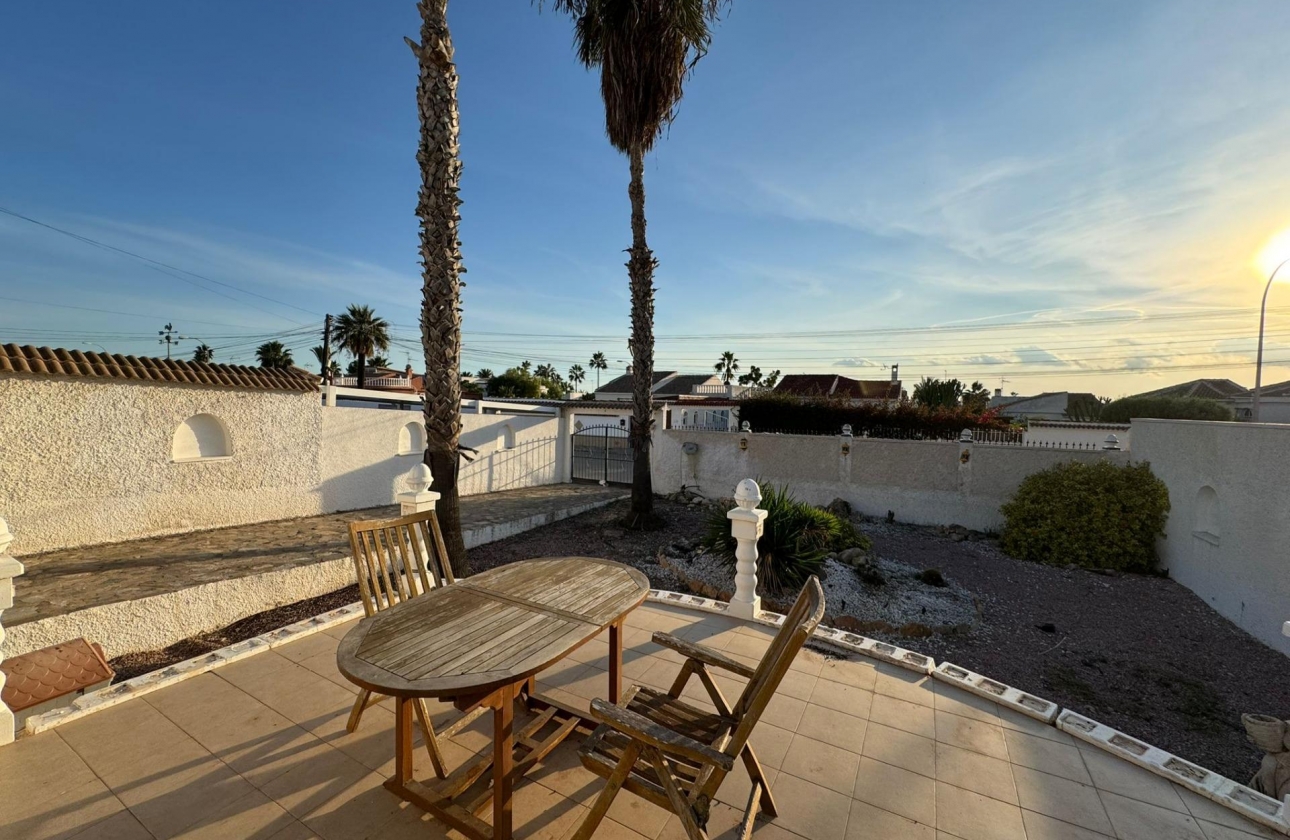 Resale - Villa - Torrevieja - San Luis