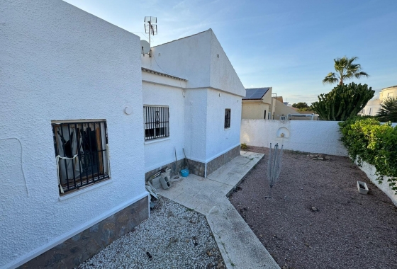 Resale - Villa - Torrevieja - San Luis