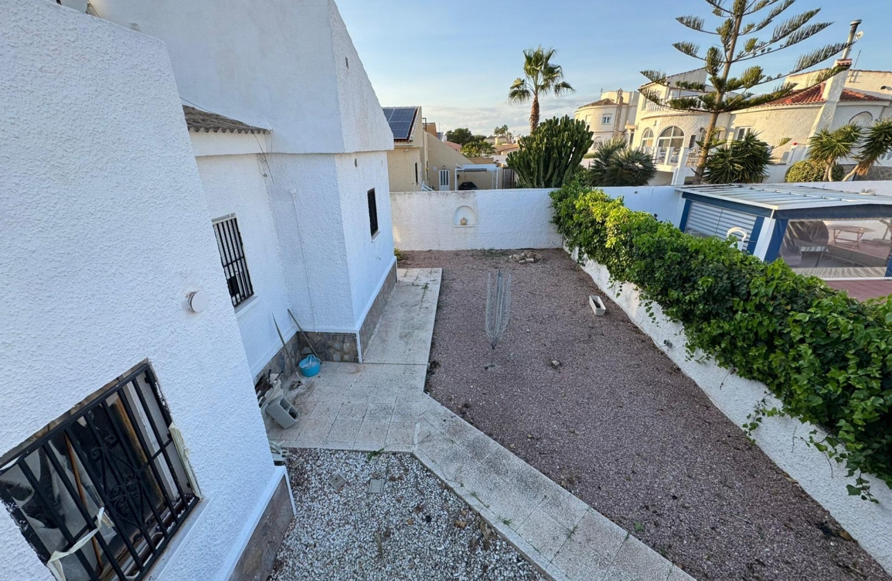 Resale - Villa - Torrevieja - San Luis