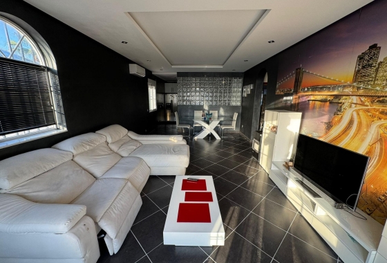 Resale - Villa - Torrevieja - San Luis