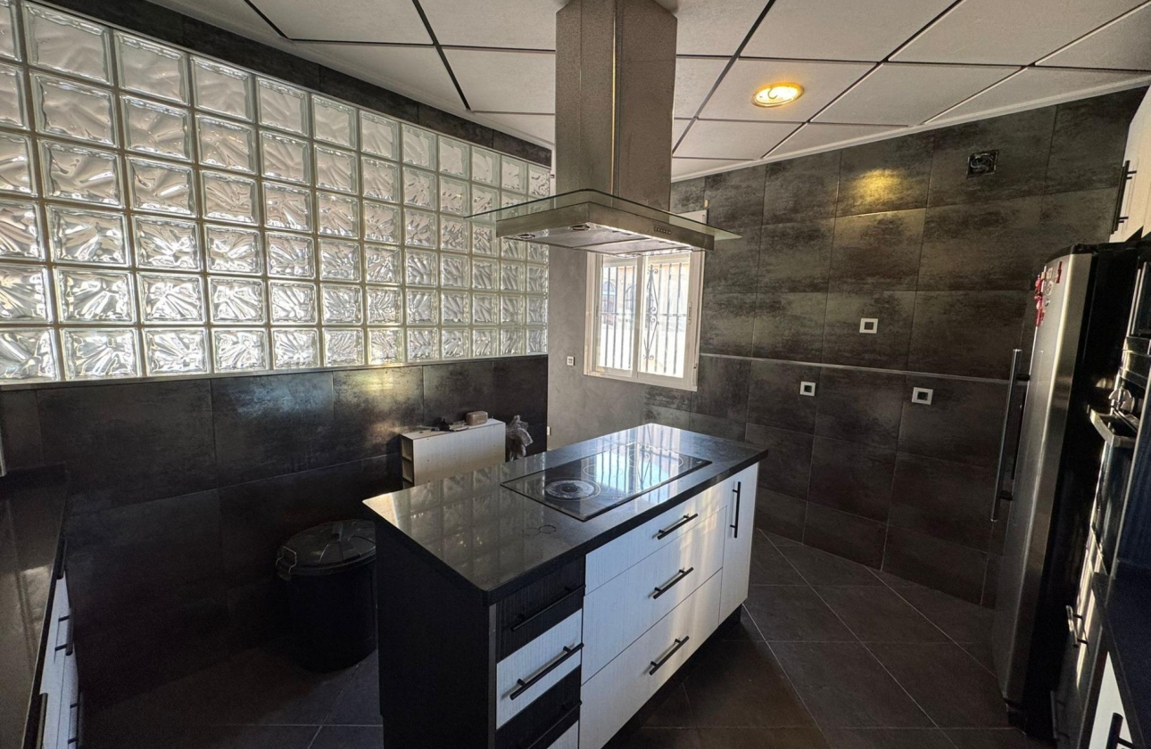 Resale - Villa - Torrevieja - San Luis