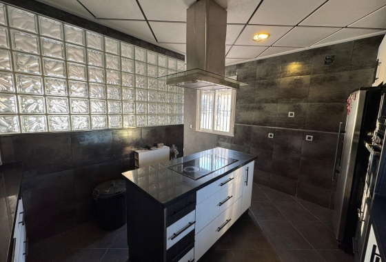 Resale - Villa - Torrevieja - San Luis