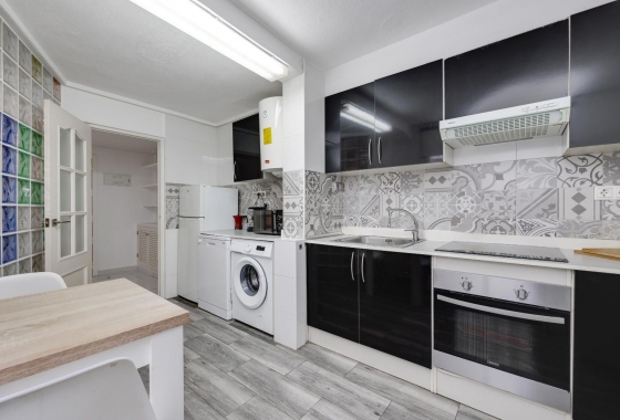 Resale - Apartment - Torrevieja - Centro