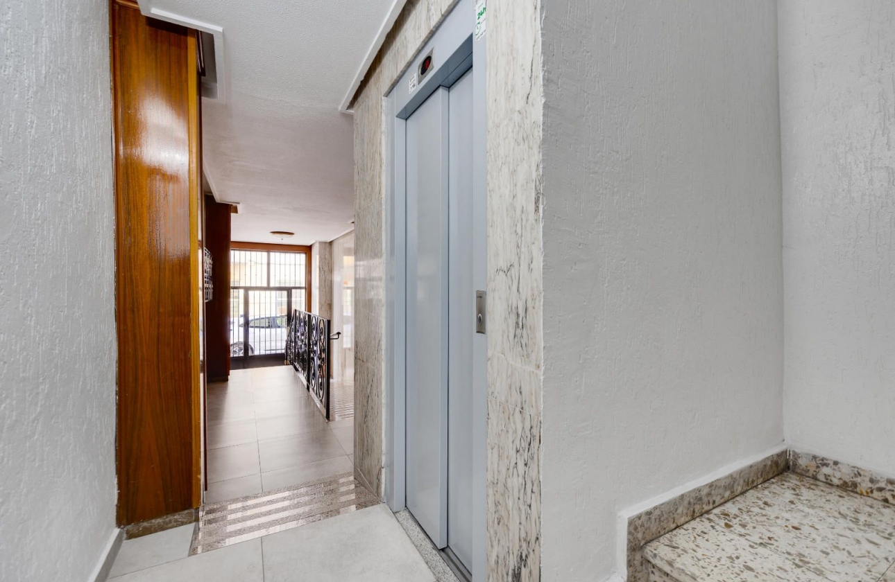 Resale - Apartment - Torrevieja - Centro