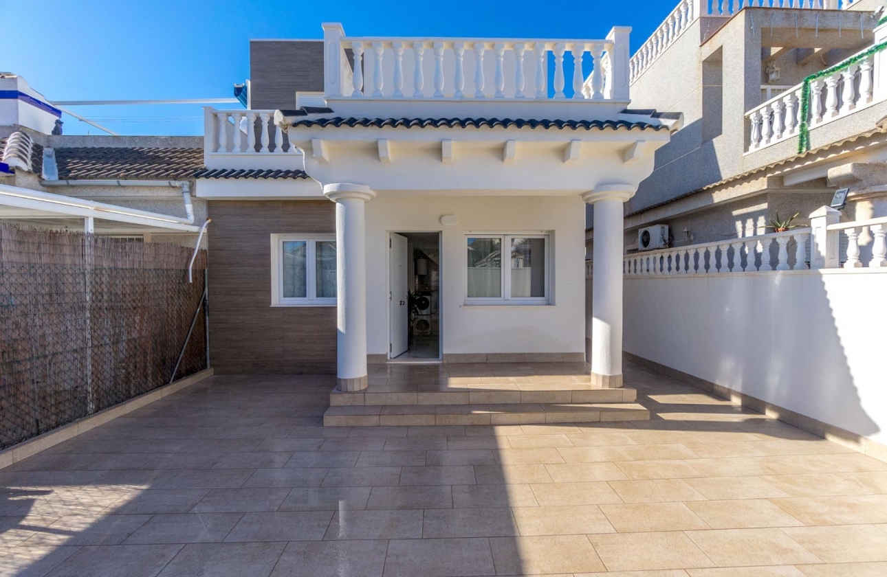 Resale - Villa - Torrevieja - El Chaparral
