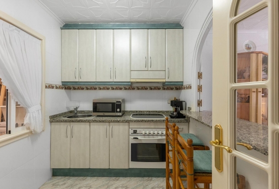 Resale - Bungalow - Torrevieja - La Siesta - El Salado -  Torreta